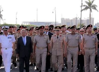 وزير الدفاع يتقدم الجنازة العسكرية للفريق السيد حمدي حسن قائد الدفاع الجوي الأسبق