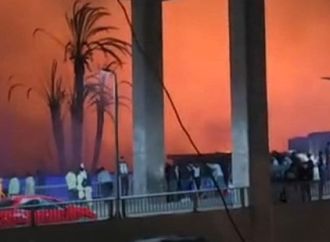 مدير أمن الجيزة يصل إلى موقع حريق المنيب لمتابعة عمليات الإخماد. صور