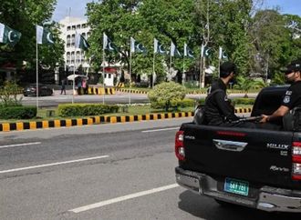 الكوماندوز الباكستاني ينتشر في إسلام أباد لتأمين وفدي واشنطن وطهران .. شاهد