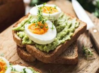 لماذا تحتاج النساء إلى كمية بروتين أكبر من الرجال؟