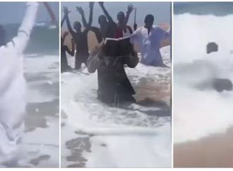 كان هيغرق هو وأنصاره.. شخص يدعي أنه سيشق البحر بعصاه والنتيجة صادمة