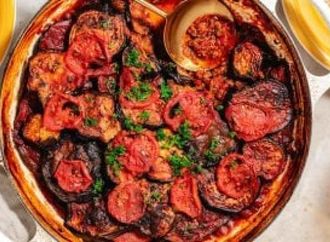 طريقة عمل المسقعة باللحمة المفرومة.. طعم مختلف وخطوات سريعة