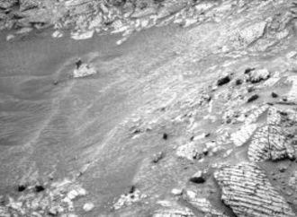 مركبة كيوريوسيتى تغير خططها على المريخ بعد اكتشاف فوهة مليئة بالرمال