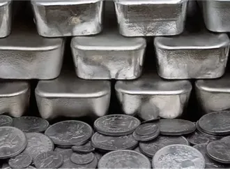 موجة صعود قوية تعيد الفضة إلى دائرة اهتمام المستثمرين