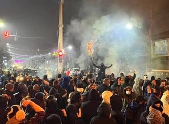 المدعي العام الإيراني: المشارك في الاحتجاجات  عدو لله و يواجه عقوبة الإعدام