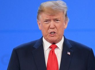 ترامب يلمح إلى إنشاء قاعدة عسكرية أمريكية في فنزويلا