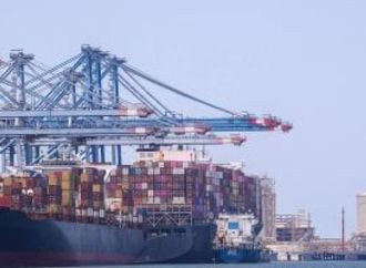 رهان الصادرات.. نمو سنوى 12.3% وخفض العجز التجارى إلى 5% بحلول 2030