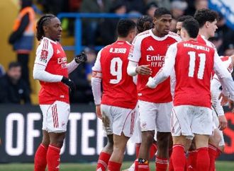 لاعب أرسنال السابق ينكر تهمتي اغتصاب جديدتين