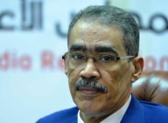 وزير الدولة للإعلام يهنئ الطفلة ميار "وزيرة إعلام المستقبل" ويدعوها للقائه