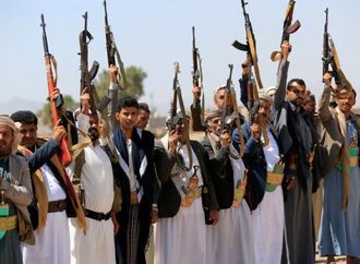 أمريكا تكشف: الحوثيون جمعوا 3.4 تريليونات ريال بدلًا من صرف الرواتب